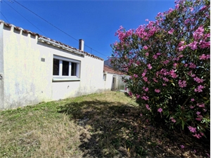 maison de village à la vente -   85150  SAINT GEORGES DE POINTINDOUX, surface 98 m2 vente maison de village - UBI476845769